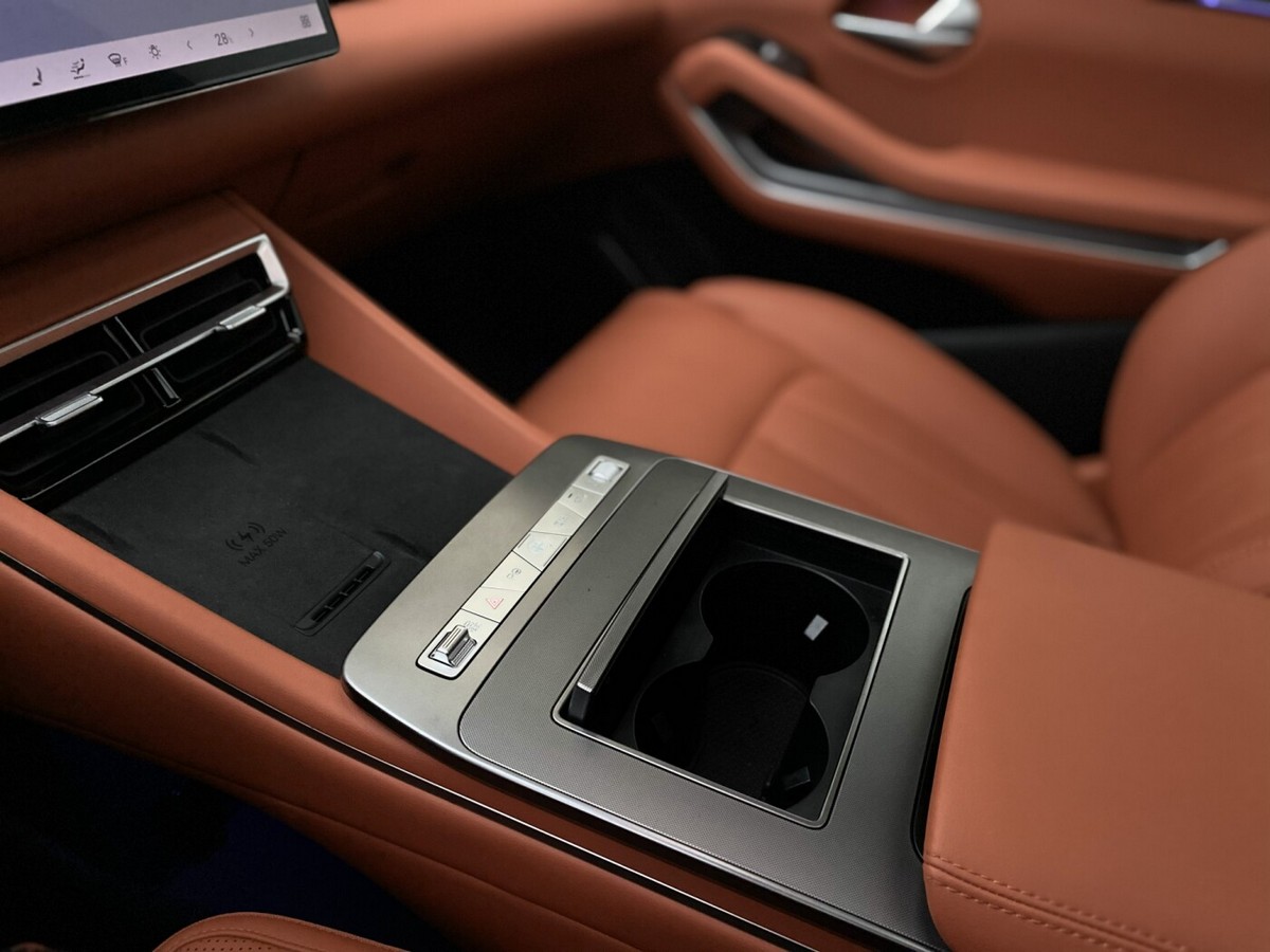 byd-tang-l-new-nalichie-8
