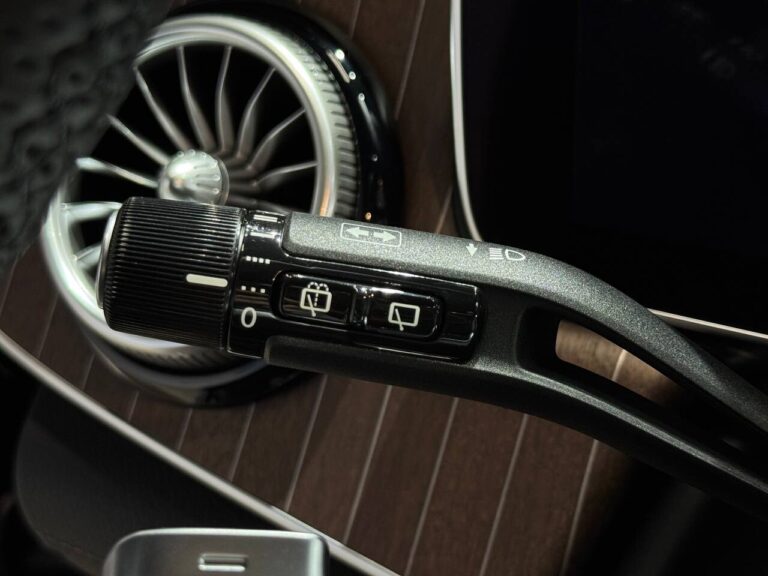  EQE SUV