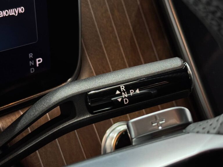  EQE SUV