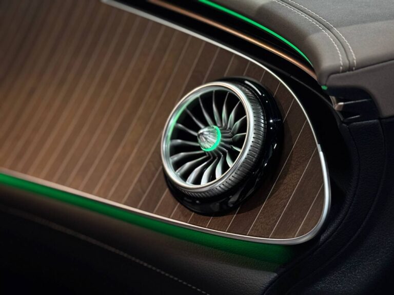  EQE SUV
